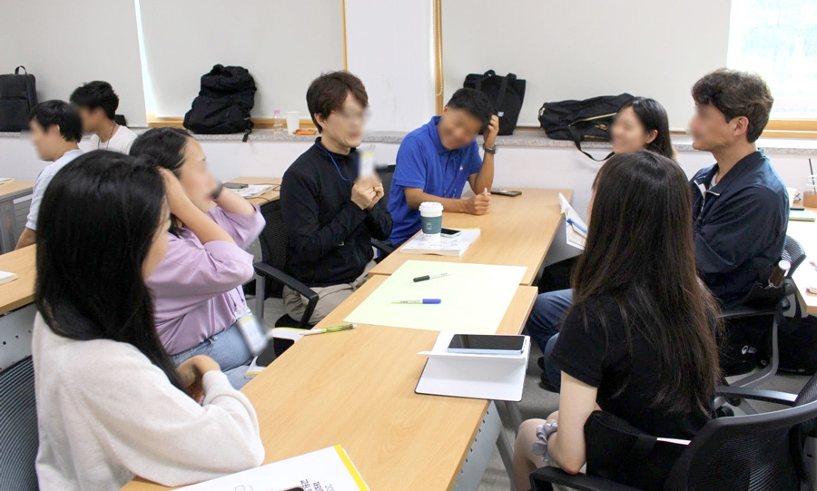 분임토의: 6개 분임이 기관 협력 사례와 신임 교사 지원 매뉴얼을 주제로 의견을 나눴다.